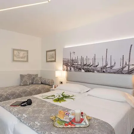 Unahotels Ala Venice
