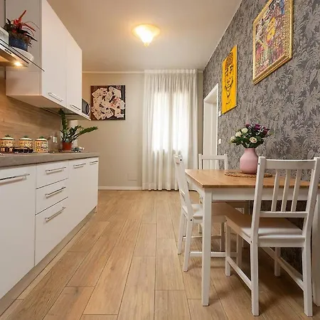 The House Of Art - Biennale Apartment *
