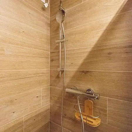 Deluxe Double In Centre Guest house