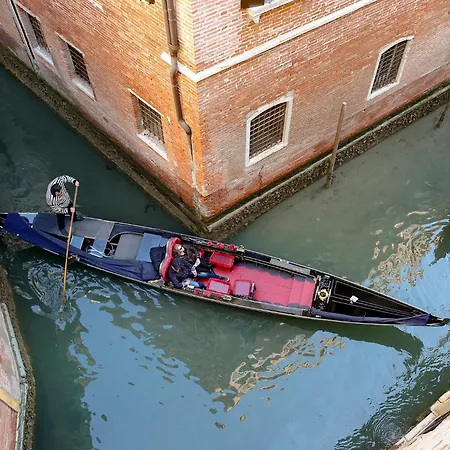 Flat With Canal View Near San Marco Lägenhet *