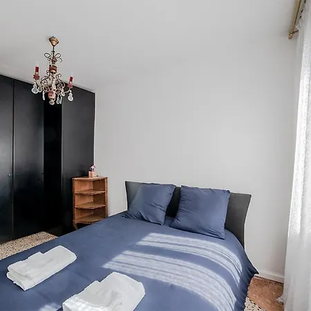 Delightful At 5 Mins From Rialto Bridge Apartment Venice