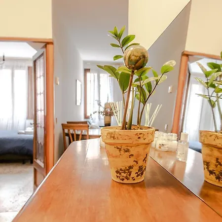 Delightful At 5 Mins From Rialto Bridge Apartment