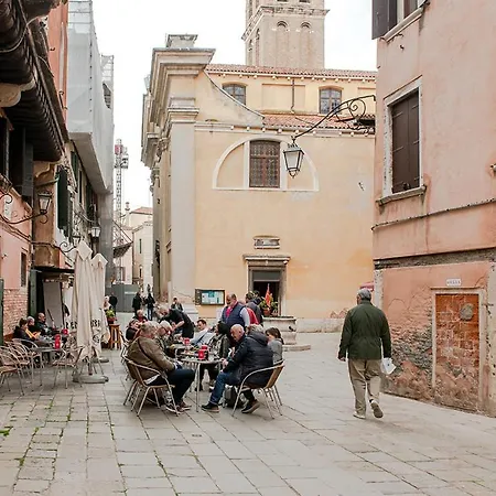 Delightful At 5 Mins From Rialto Bridge Apartment