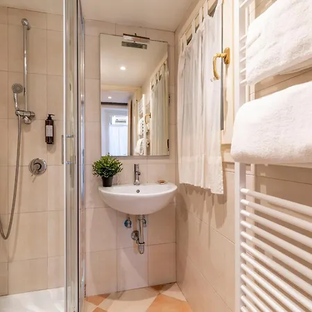 Fenix Colombina In Biennale - Your Little House Appartement