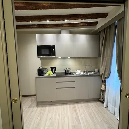 Ca Dell'arte Palace Bed & Breakfast 5*