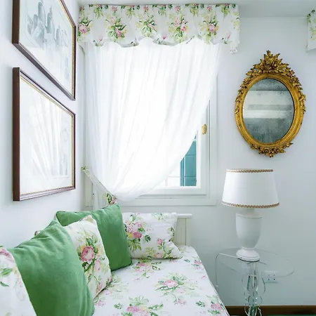 Apartment Due Leoni Terrace In St Mark's Square *