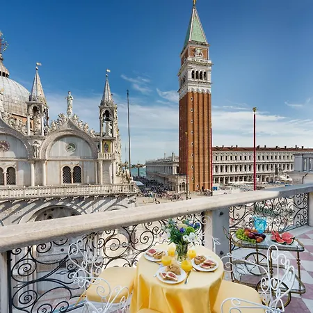 Apartment Due Leoni Terrace In St Mark's Square Venice