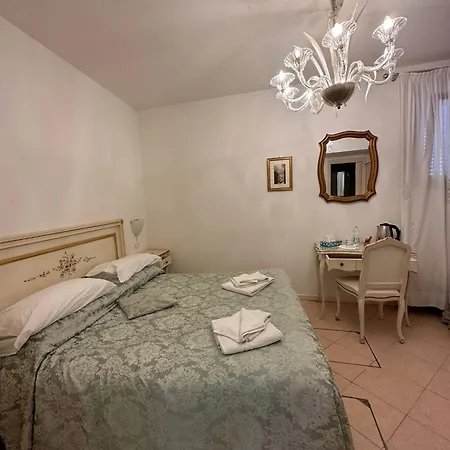 Alloggi Santa Sofia 2*