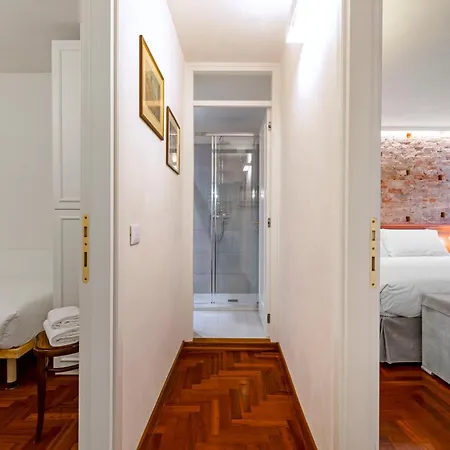 San Silvestro House * Venice