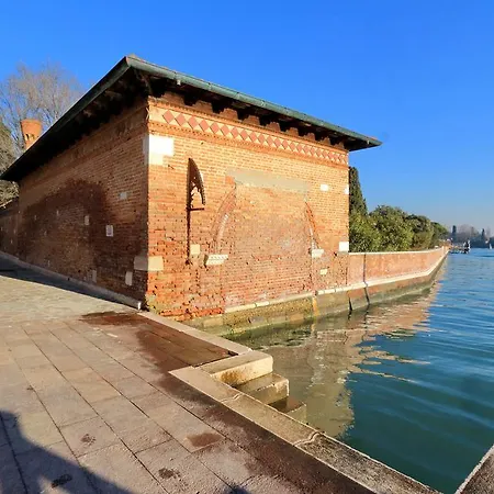 Charmsuite Palladio Apartment
