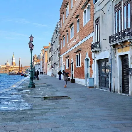 Apartment Charmsuite Palladio Venice