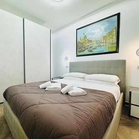 Gloria Luxury Apartament *