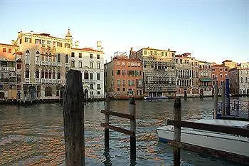 Guest house Locanda Leon Bianco On The Grand Canal Venice