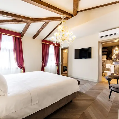 Hotel Doni
