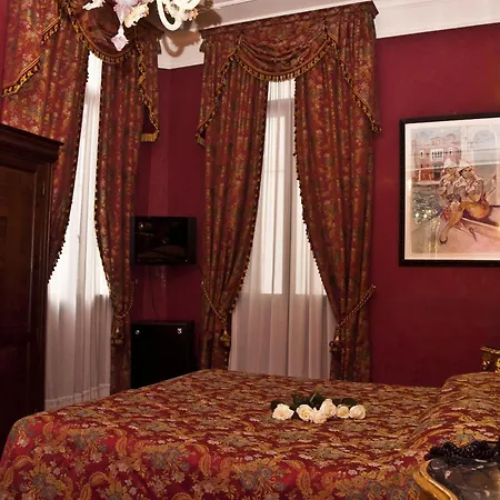 Hotel Residenza D'epoca San Cassiano 4*