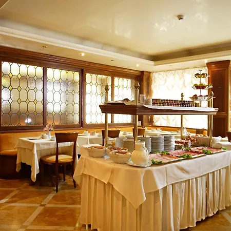 Hotel Kette 4*