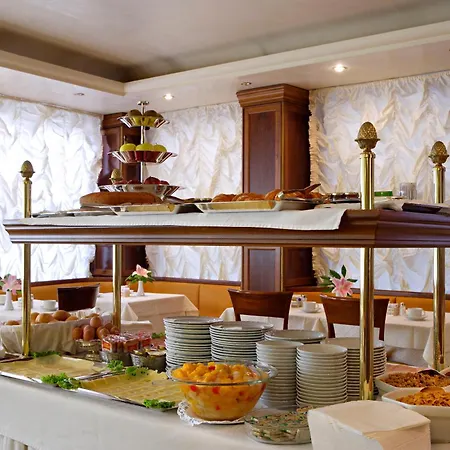 Hotel Kette 4*