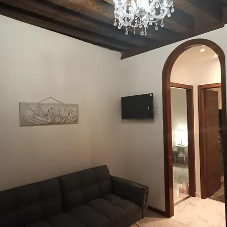 In - Luxury * Venice