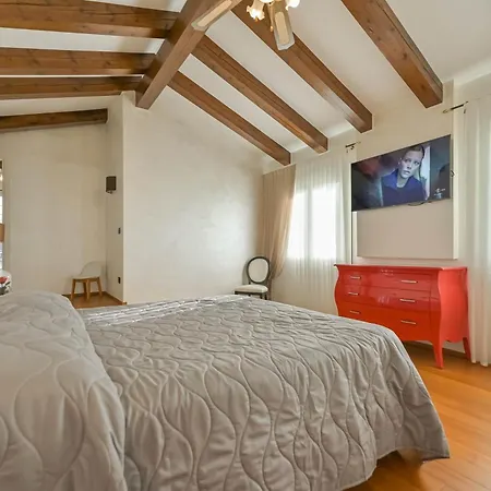 Isabella - Venice Retreat - Swimming Pool And Garden Villa