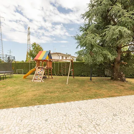 Villa Isabella - Venice Retreat - Swimming Pool And Garden