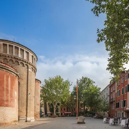 San Giacomo Dall'orio Garden R&r شقة
