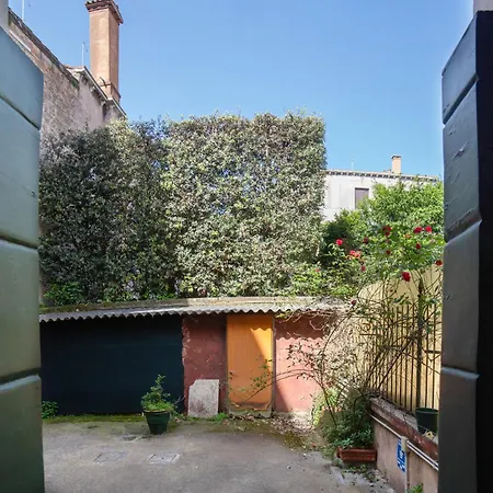 Ca Lion By Venicevillas, Vicino Biennale Apartment Venice