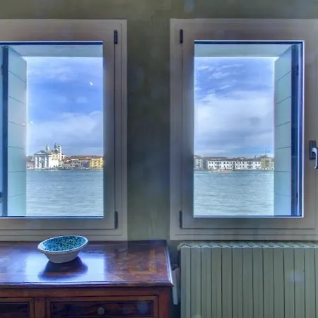 Apartment Giudecca Luxury Waterfront By Venicevillas Venice