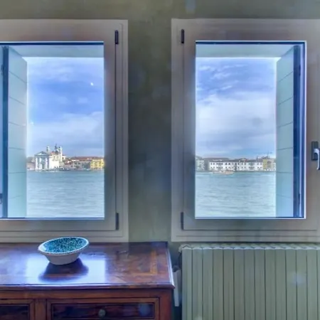 Apartment Giudecca Luxury Waterfront By Venicevillas Venice