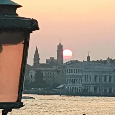 Large 3 Flat Rialto Venise