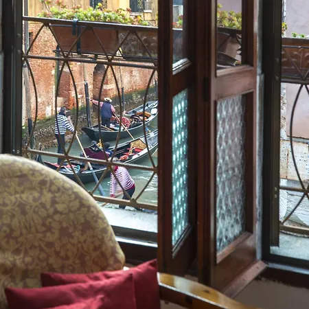 Tre Sestieri Terrace - Canal View 2024 Guest house *