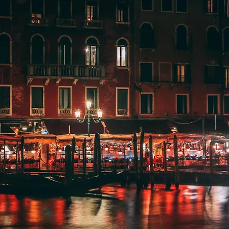 Проживание в семье Luxhaven Venice Местре