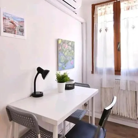 Alojamento de Acomodação e Pequeno-almoço /room With Private Bathroom Veneza
