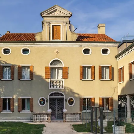 Library House - Venice * Mestre