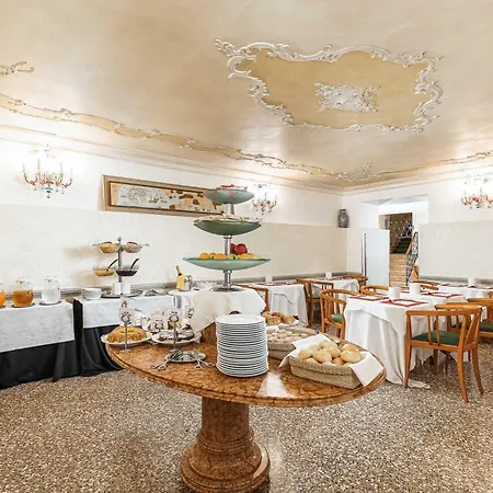 Hotel San Moise