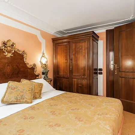 San Moise Hotel 3*