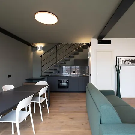 Penthouse - Loft With Canal View Apartment