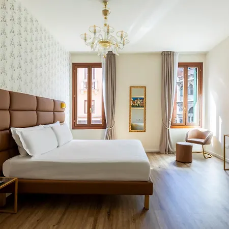 Palazzo Orseolo- Gondola View Aparthotel Venezia
