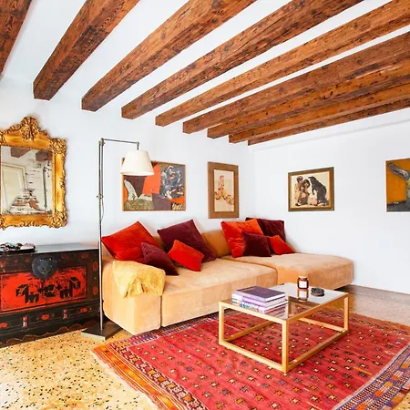 Gorgeous San Polo Apartment Venice