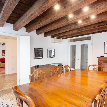 Gorgeous San Polo Apartment