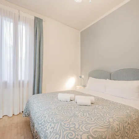 Apartment Santo Stefano Palace Venice