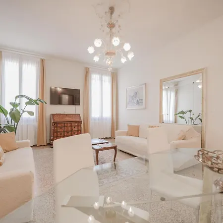 Apartment Santo Stefano Palace *