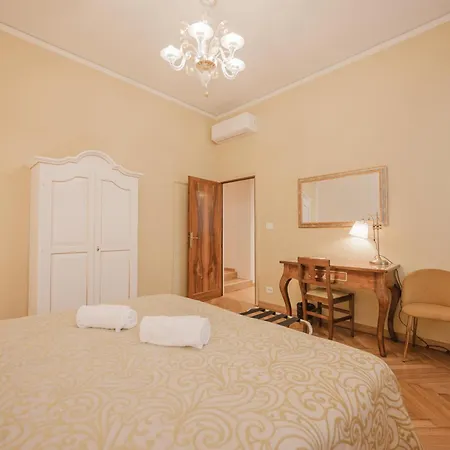 Apartment Santo Stefano Palace