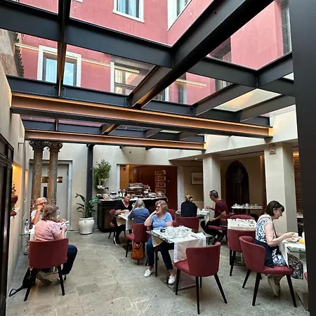 Hotel Ca' Nigra Lagoon 4*