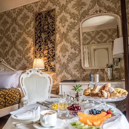Ego' Boutique - The Silk Road Venice