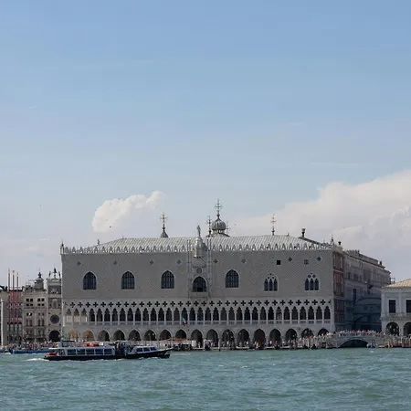 San Marco Loft Apartment Venice