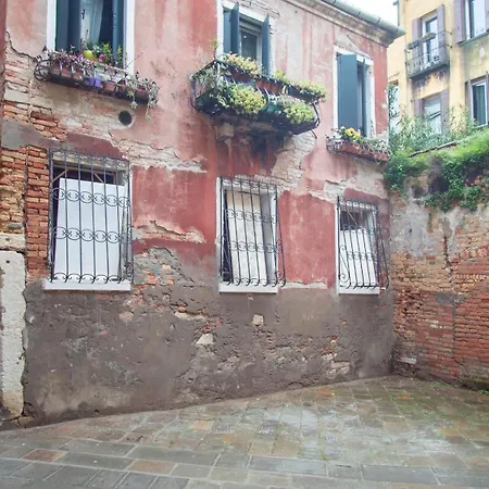 Apartment 1851