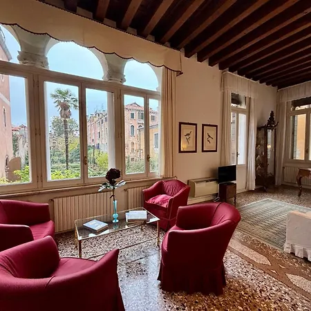 Il Giardino Segreto Di Monty Don Sul Canal Grande Apartment *
