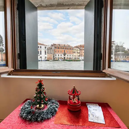Rubino Flat Canal View Apartment Venice