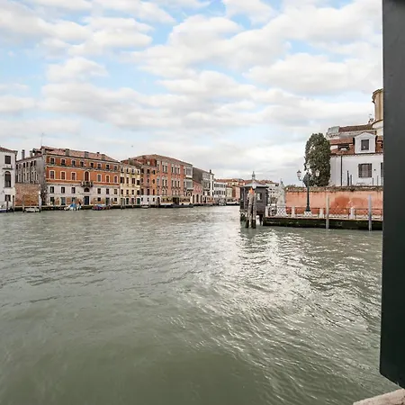 Rubino Flat Canal View Venice
