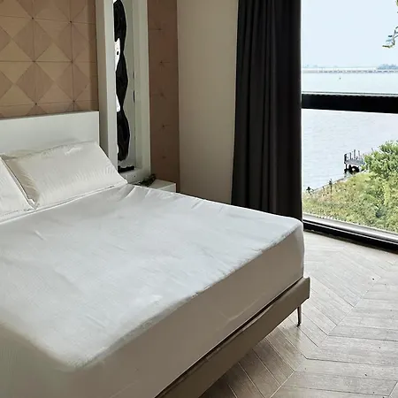 Hotel Laguna 3*